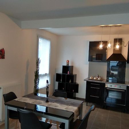 Saint Denis Appartement 2 Chambres Avec Parking Bagian luar foto