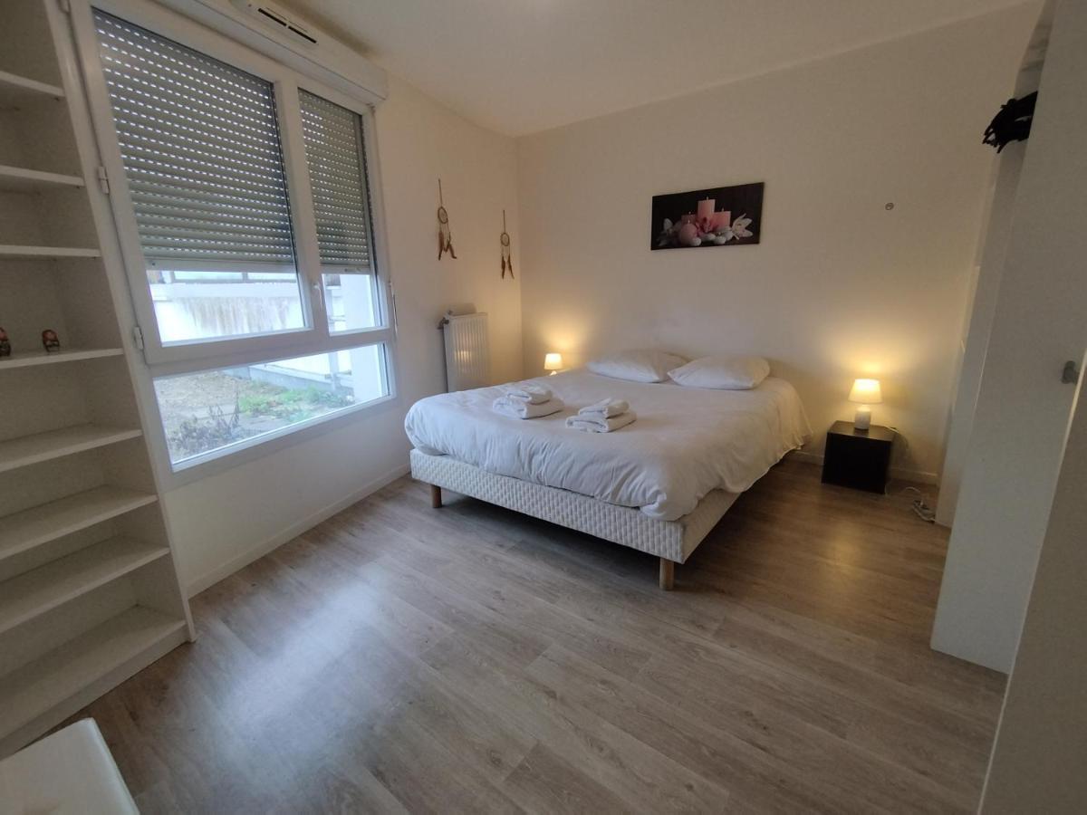 Saint Denis Appartement 2 Chambres Avec Parking Bagian luar foto